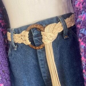 Vintage braided lasso belt with wooden circle vintage belt